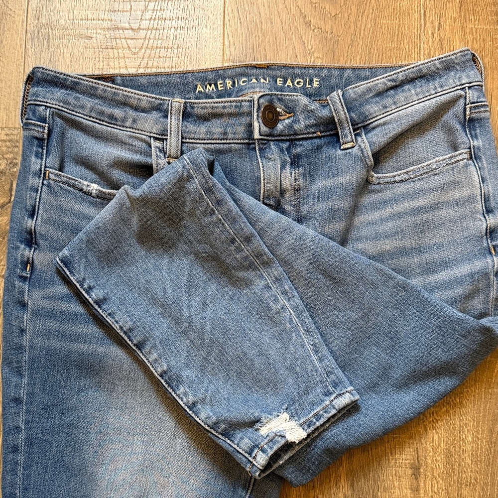 American Eagle Outfitters Women's Light Blue Distressed Skinny Jeans